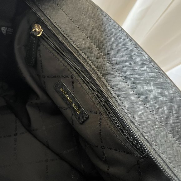 Michael Kors Purse - Picture 5 of 9